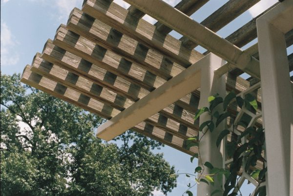 Quelle pergola choisir pour une maison tendance ?